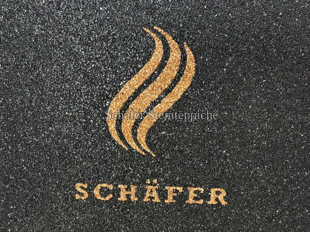 SCHÄFER-Logo, eingearbeitet aus Naturstein-Splitt